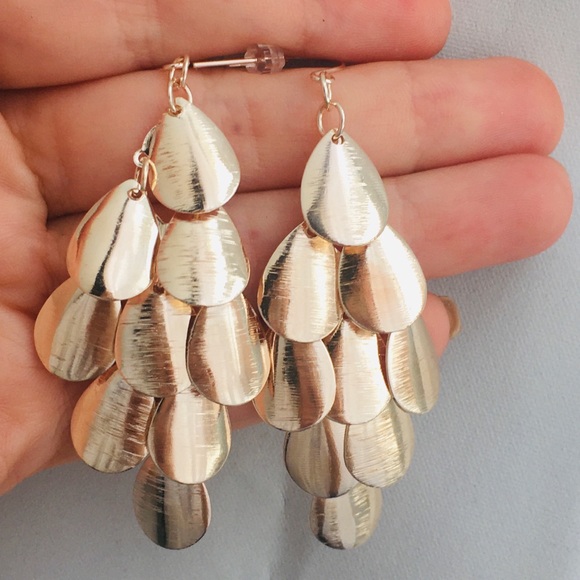 New teardrop shape earrings - Picture 2 of 8